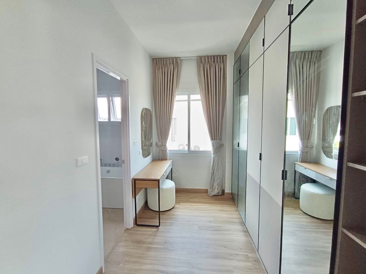 4 卧室 独立房屋 出租 在  - Image 11