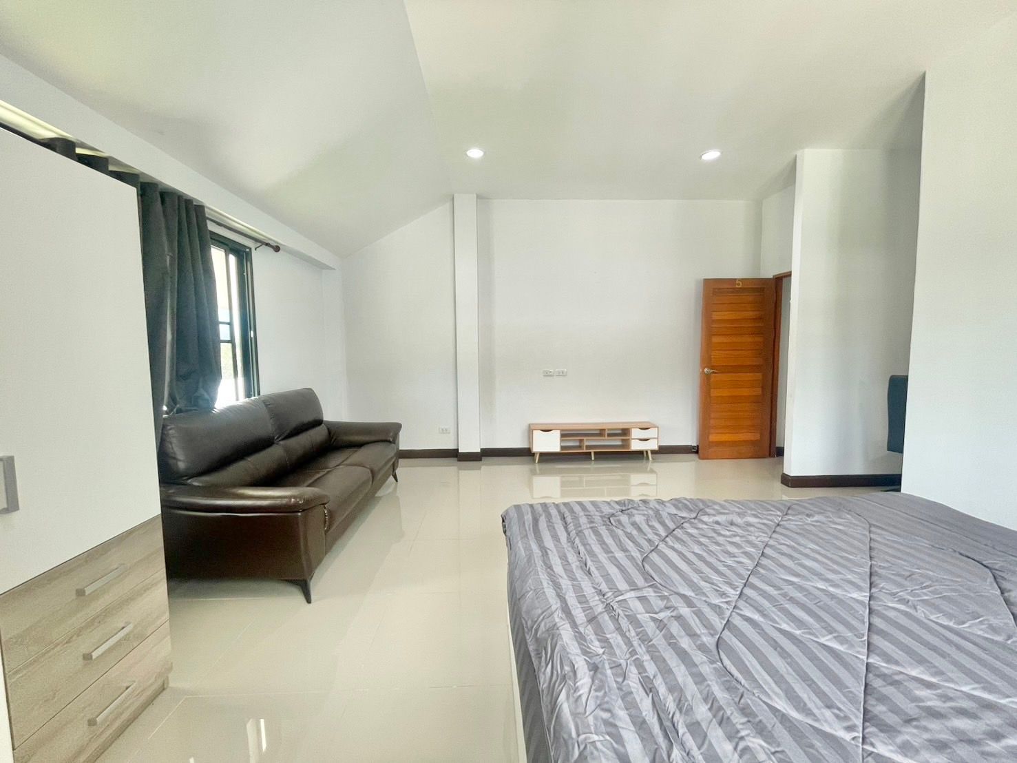 4 卧室 独立房屋 出租 在  - Image 18