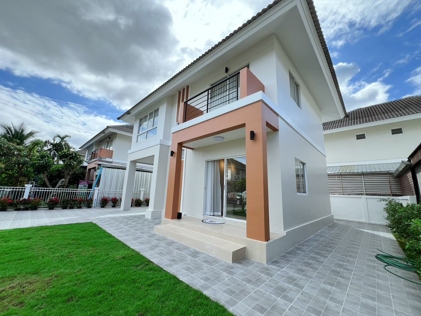 uploads/efe1bc97-da39-4732-9026-bc1cbf882b7a/c68b3d1e-93ae-45cf-926b-439538cd6b84