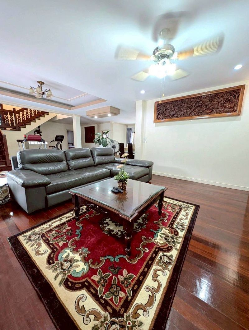 uploads/efe1bc97-da39-4732-9026-bc1cbf882b7a/c77c716c-bd62-4531-8ac7-d318e7e69f59