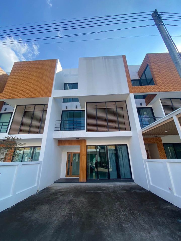 uploads/efe1bc97-da39-4732-9026-bc1cbf882b7a/c8df7961-10c6-4d85-abc2-bc3ef6a77738