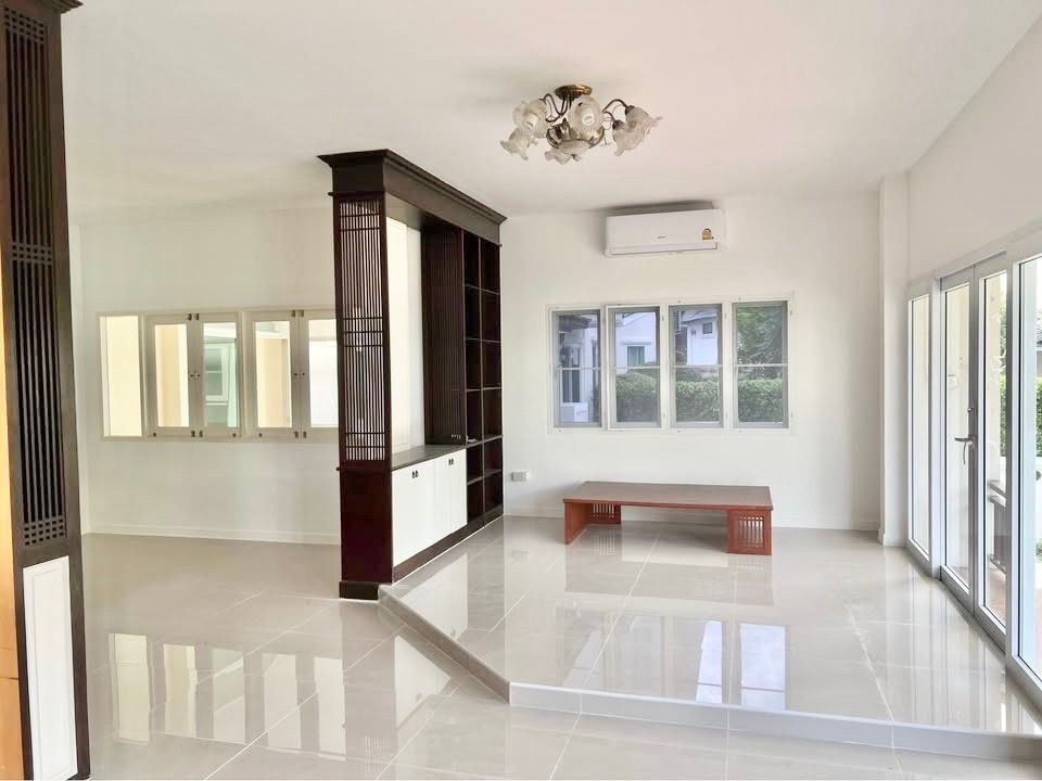 4 卧室 独立房屋 出租 在  - Image 3