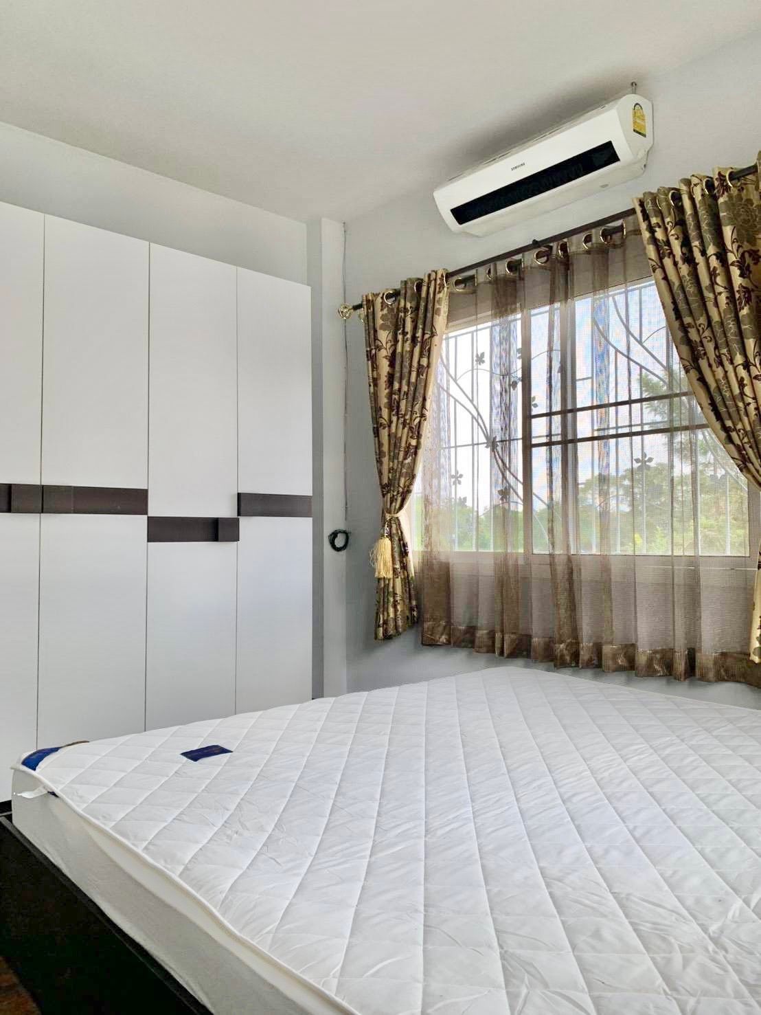 3 卧室 独立房屋 出租 在  - Image 10