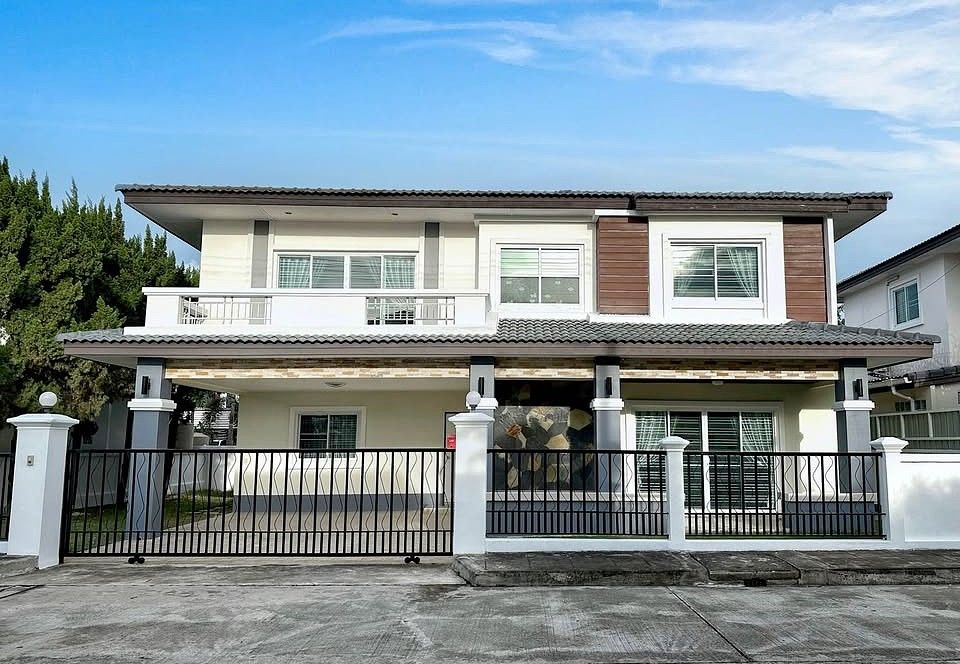 6 Bedroom House For Rent in San Phak Wan, Hang Dong, Chiang Mai - Image 1