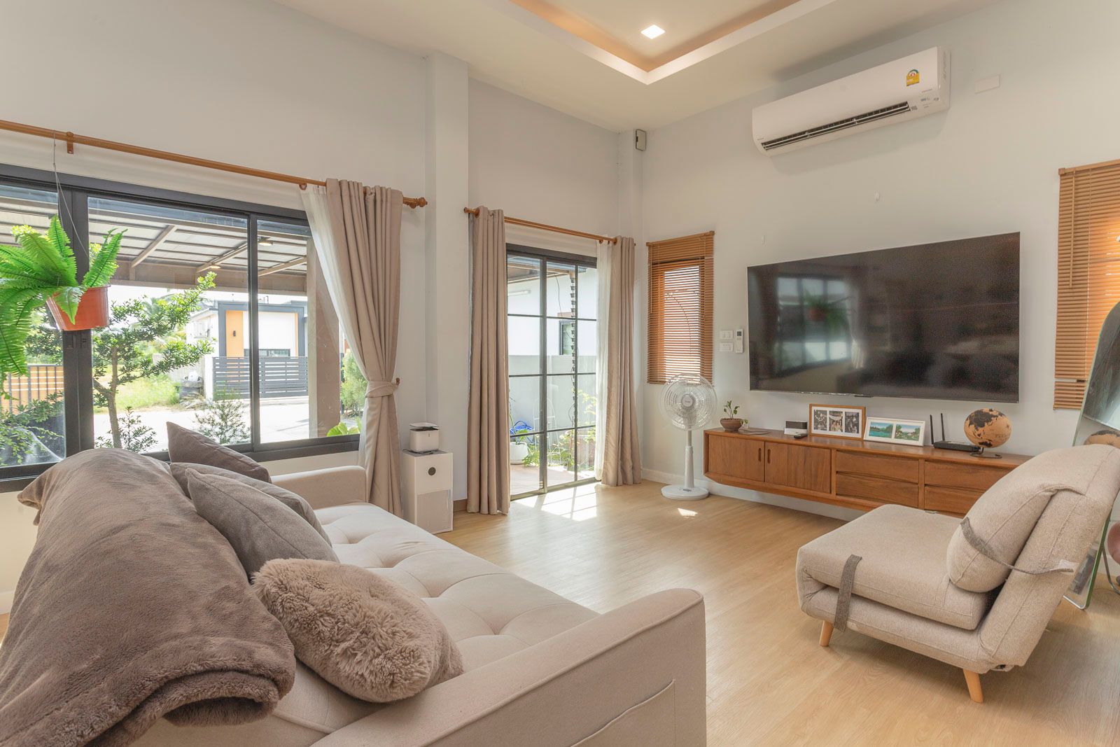 uploads/efe1bc97-da39-4732-9026-bc1cbf882b7a/ce2b80c8-8af2-44f3-ba90-5feb32359736