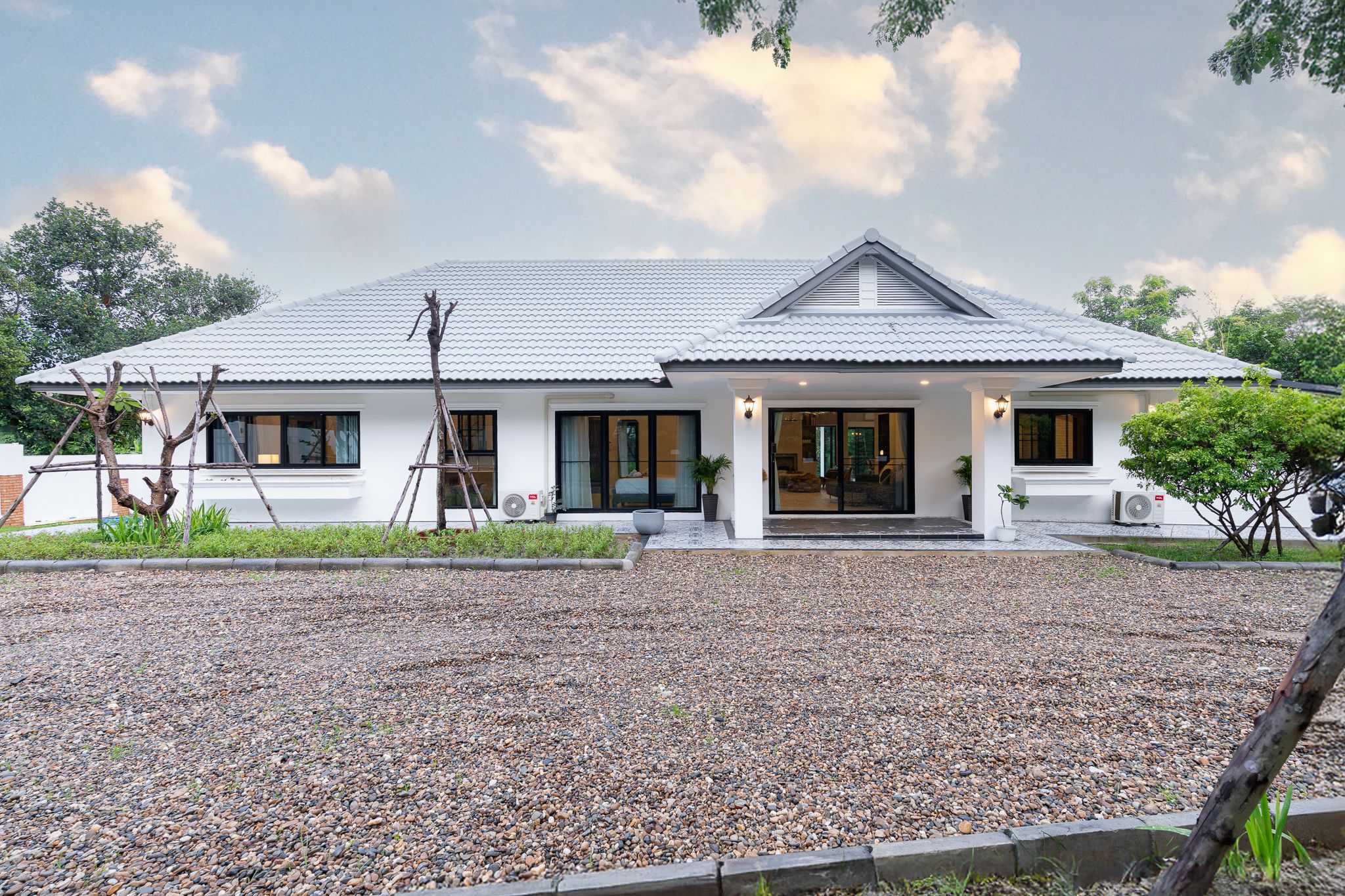 uploads/efe1bc97-da39-4732-9026-bc1cbf882b7a/cf26a130-8d54-4e22-b9c2-8bd1931f6d5c