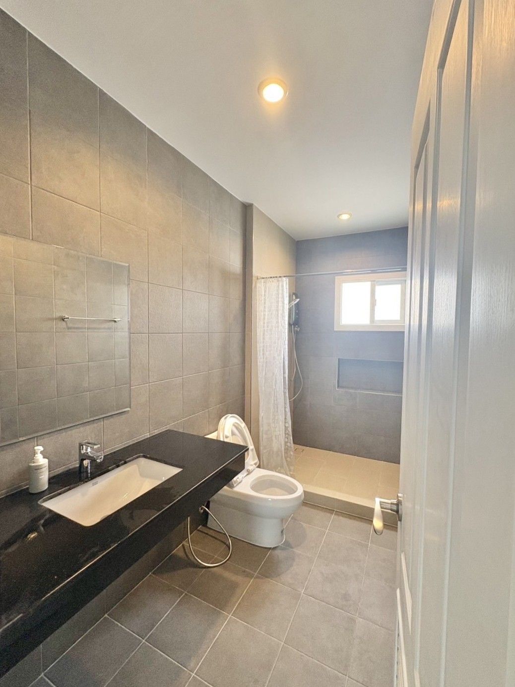 4 卧室 独立房屋 出租 在  - Image 9