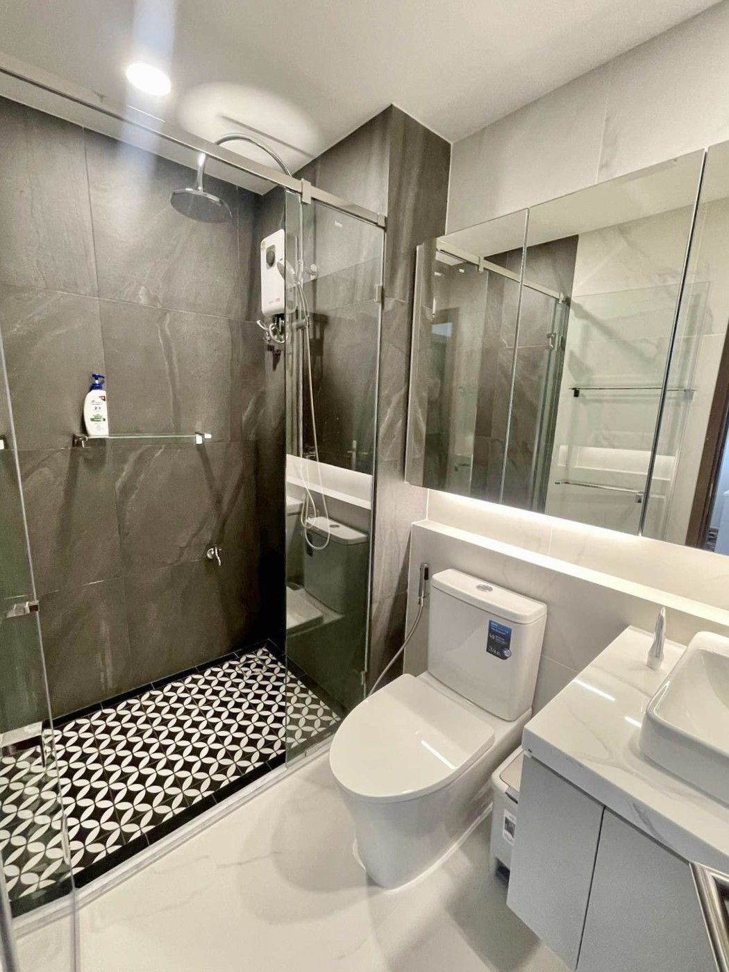 1 卧室 公寓 出租 在  - Image 5