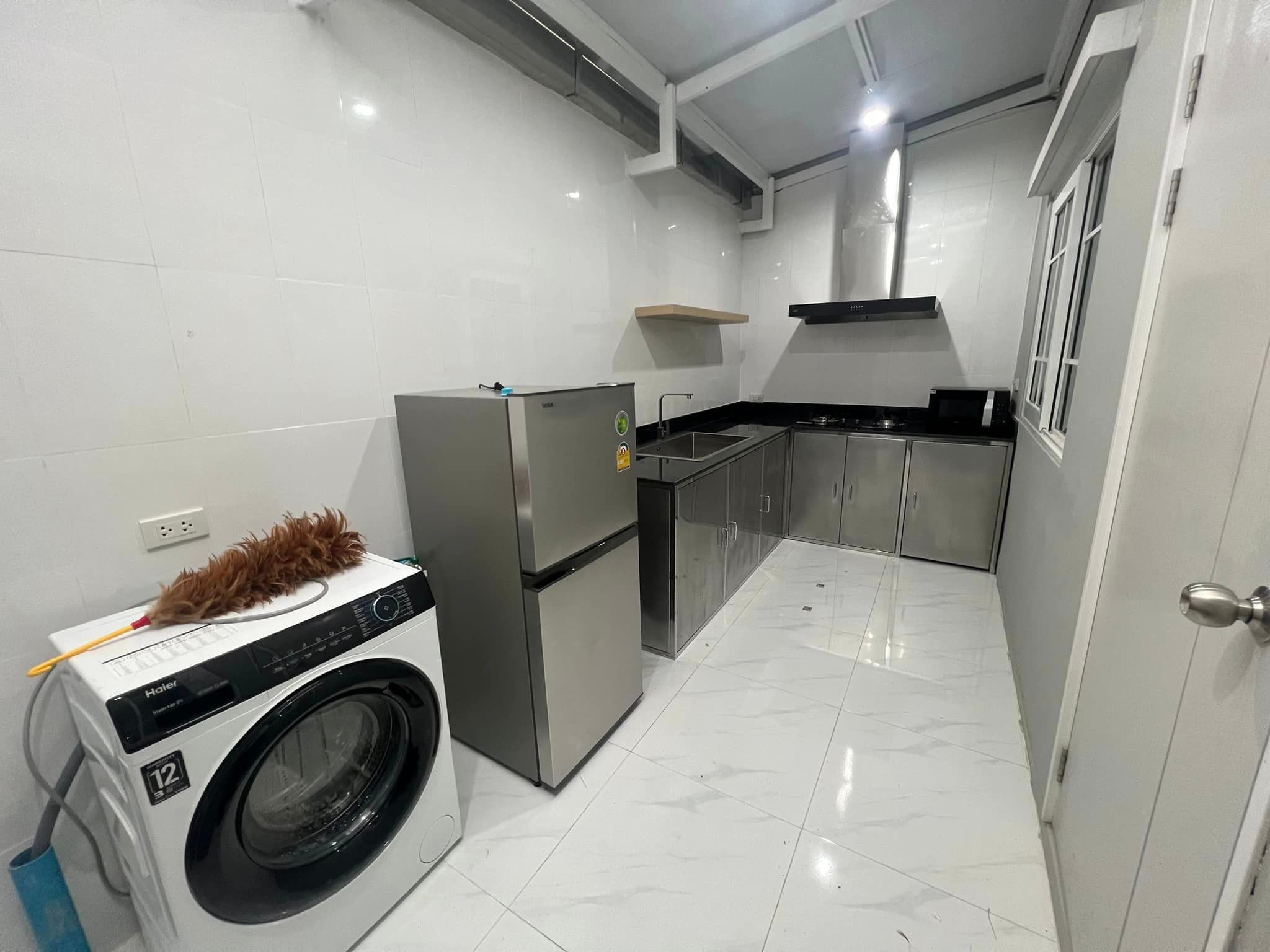 4 卧室 联排别墅 出租 在  - Image 3