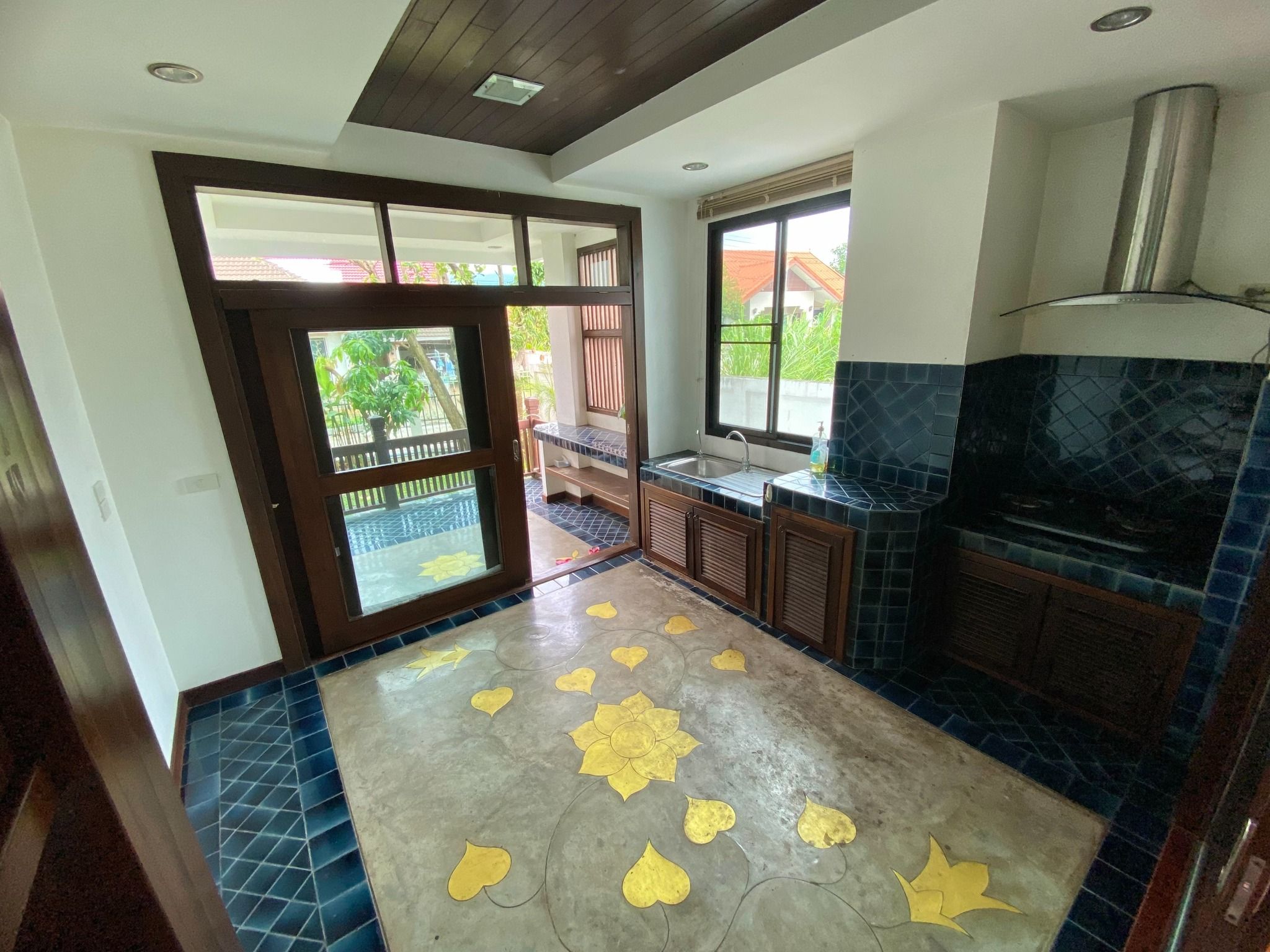 uploads/efe1bc97-da39-4732-9026-bc1cbf882b7a/d4e28f4c-100f-48c3-a04d-2744eadaa1d7