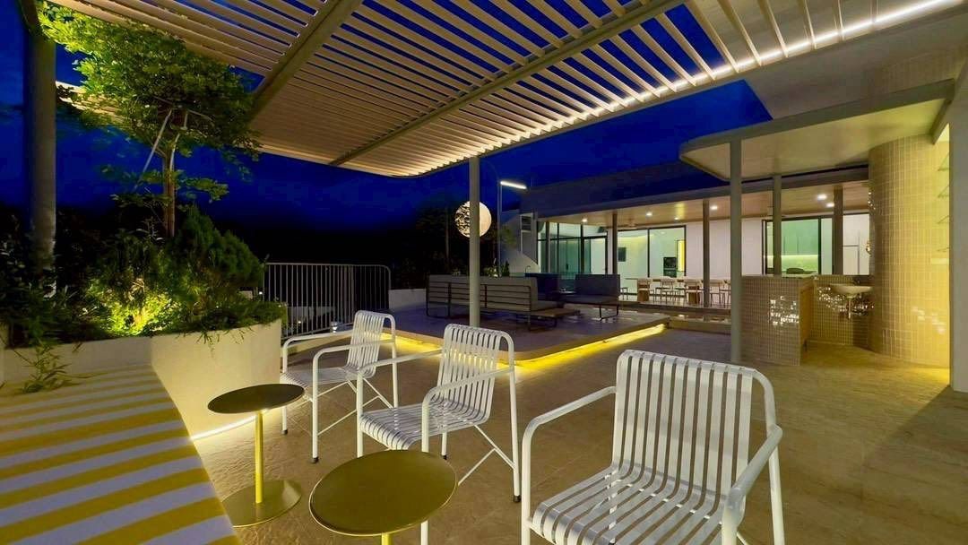 6 卧室 独立房屋 出售 在  - Image 18