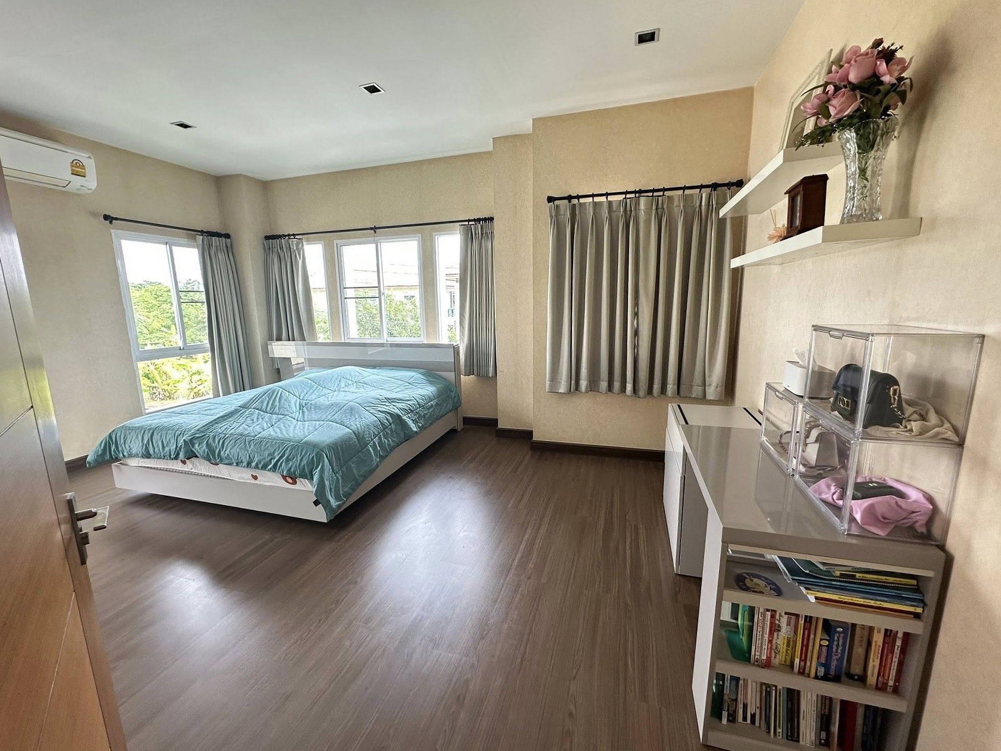 The Oriental (Regent) - Image 13