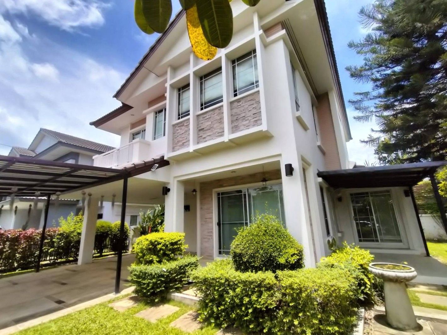 นันทวัน แลนด์ แอนด์ เฮ้าส์ พาร์ค - Image 1