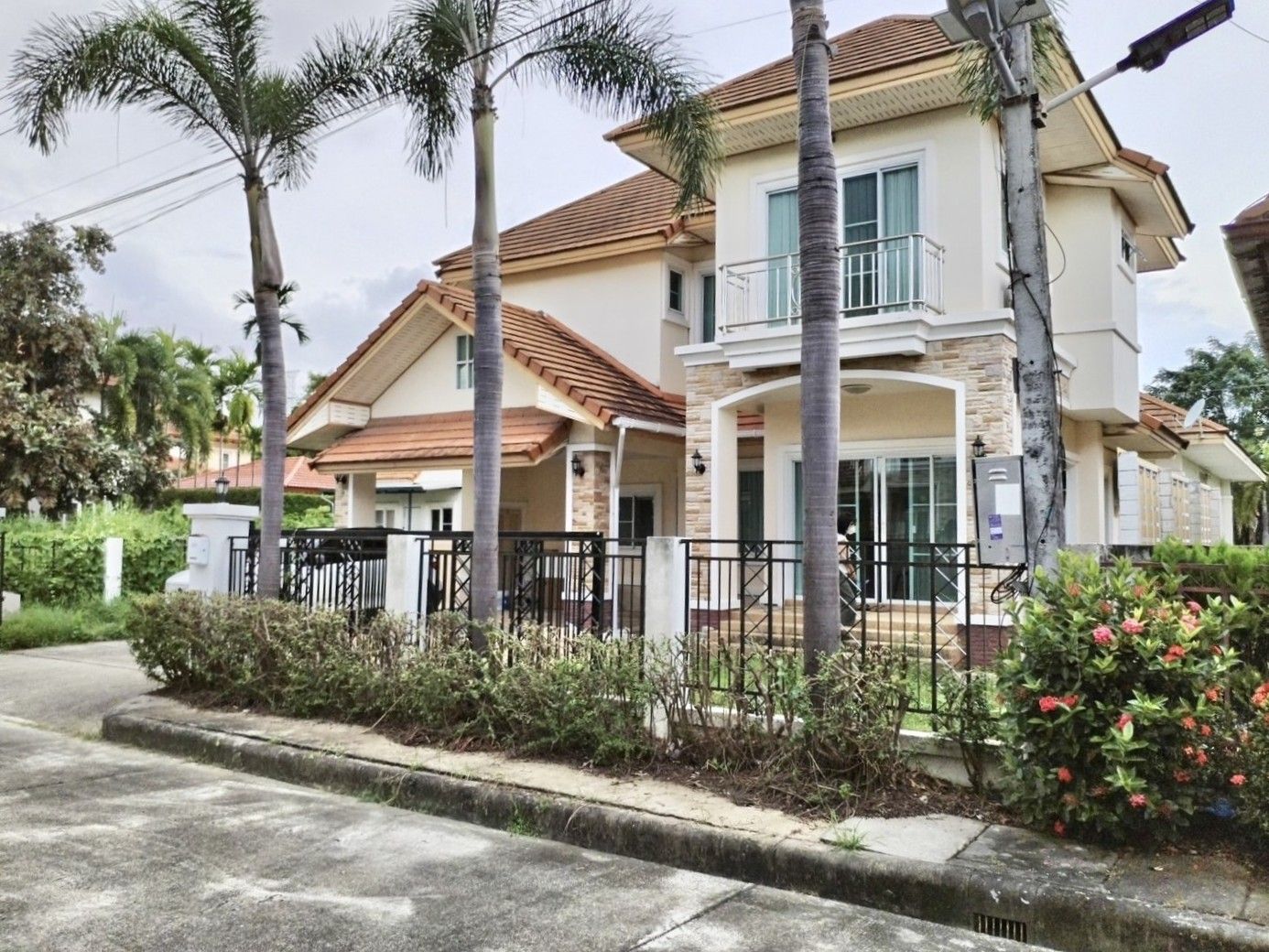 uploads/efe1bc97-da39-4732-9026-bc1cbf882b7a/d9336963-2a24-4d7c-9dd2-70a71e1dc355