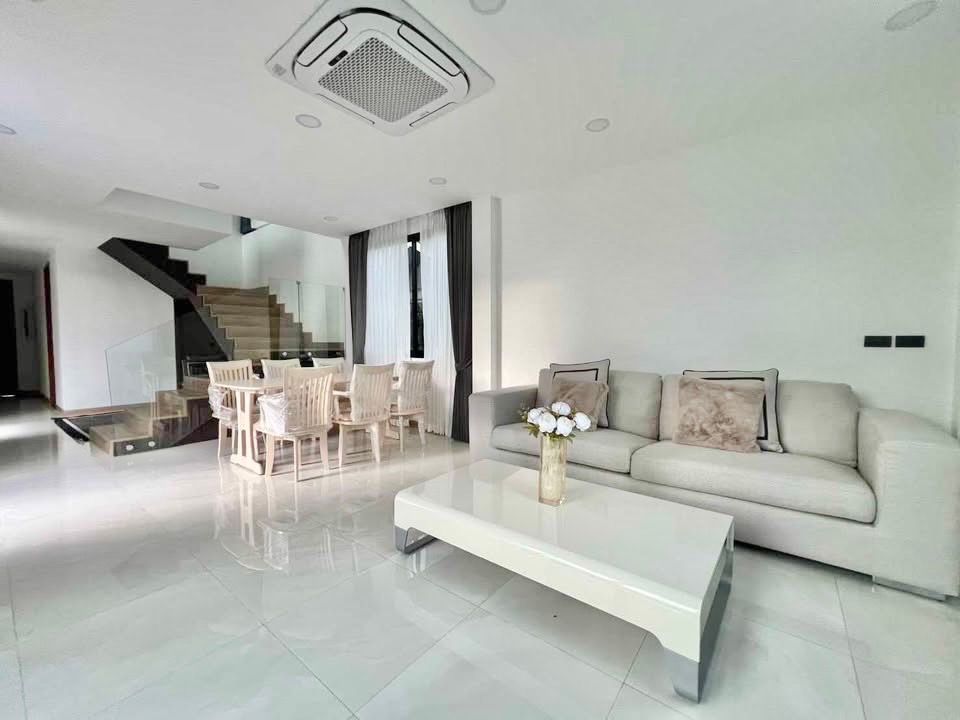 uploads/efe1bc97-da39-4732-9026-bc1cbf882b7a/d984de47-8ea7-4f00-99d7-235a80a61c49