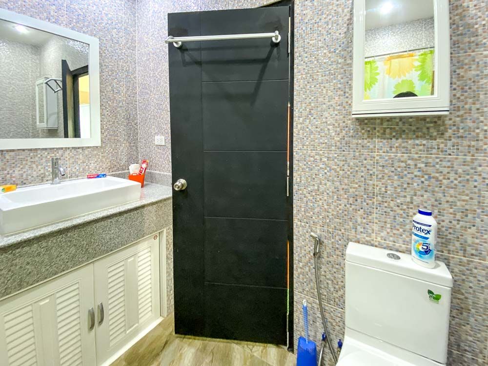 uploads/efe1bc97-da39-4732-9026-bc1cbf882b7a/d9c4f5c9-08b2-4090-a4e7-7dee6e7171da