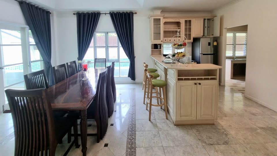 7 卧室 独立房屋 出售 在  - Image 3