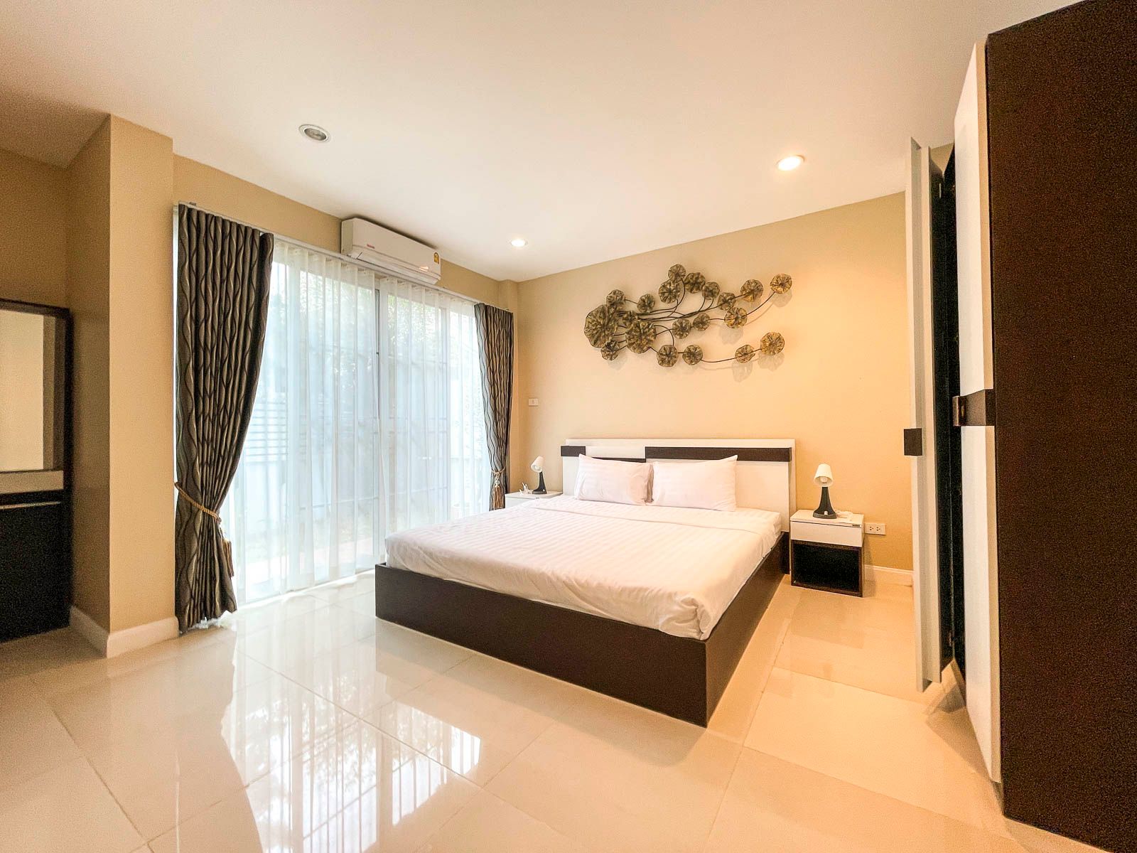 4 卧室 独立房屋 出租 在  - Image 11