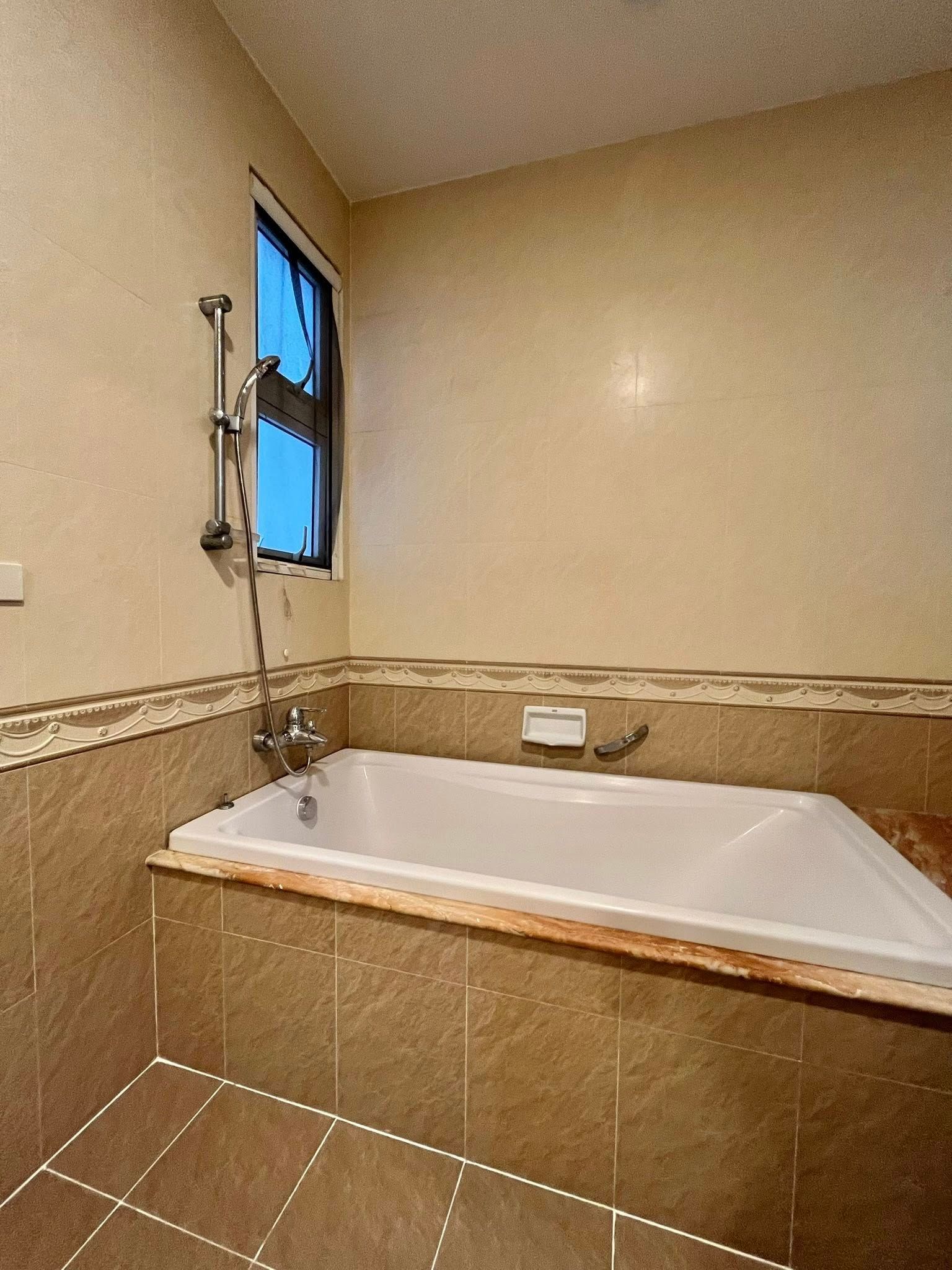 5 卧室 独立房屋 出租 在  - Image 17