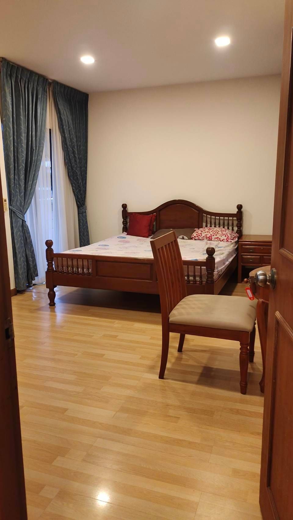 4 卧室 独立房屋 出租 在  - Image 4