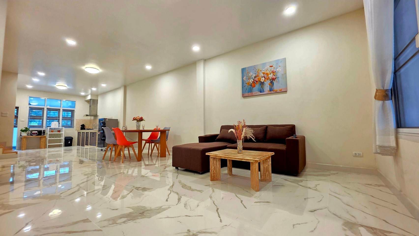 uploads/efe1bc97-da39-4732-9026-bc1cbf882b7a/df586711-6878-4353-b6dc-7f6c25b70601