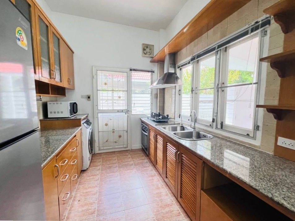 uploads/efe1bc97-da39-4732-9026-bc1cbf882b7a/df86956c-1395-48fc-be24-4b01aee567d2