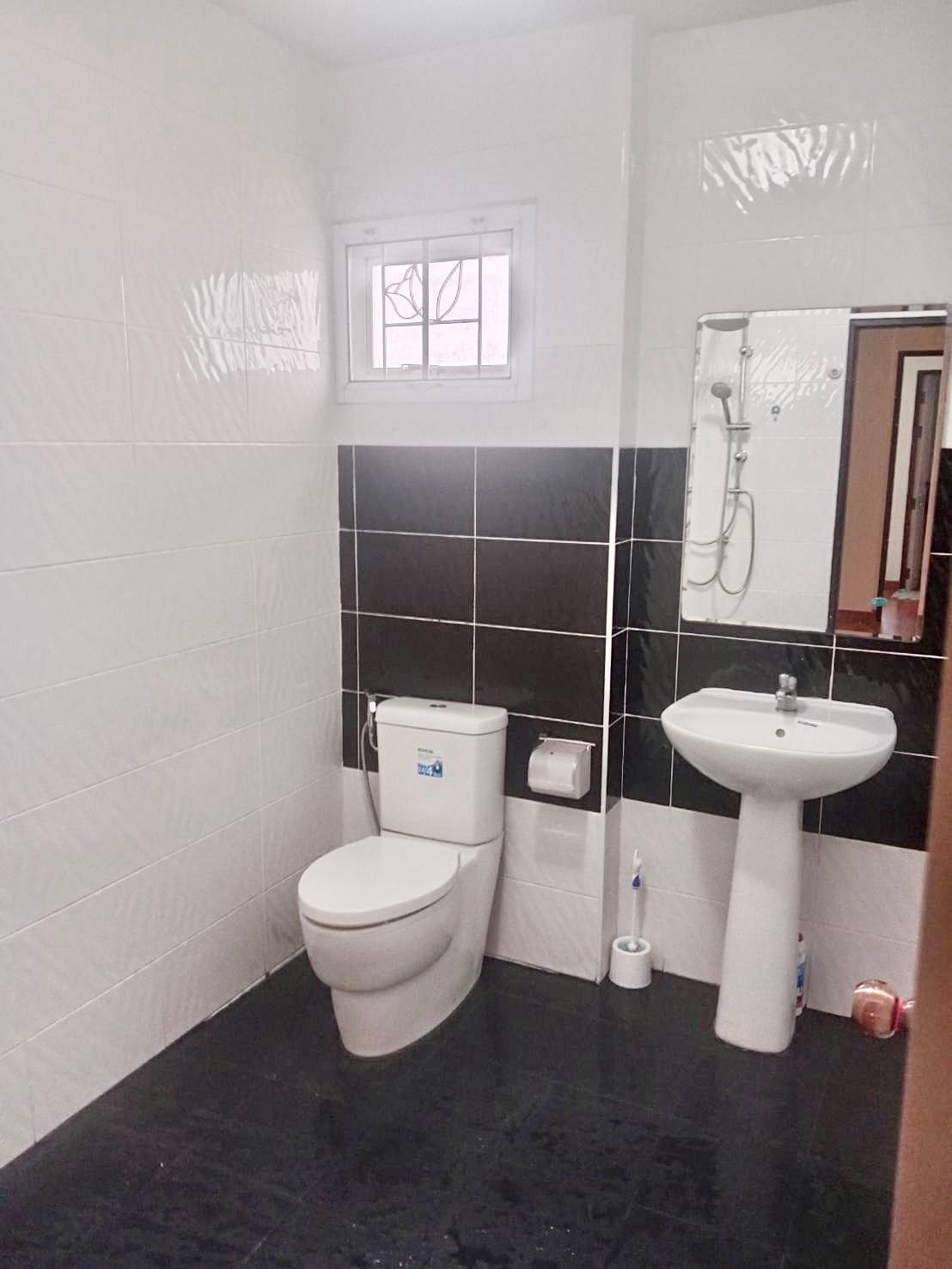 4 卧室 独立房屋 出租 在  - Image 12