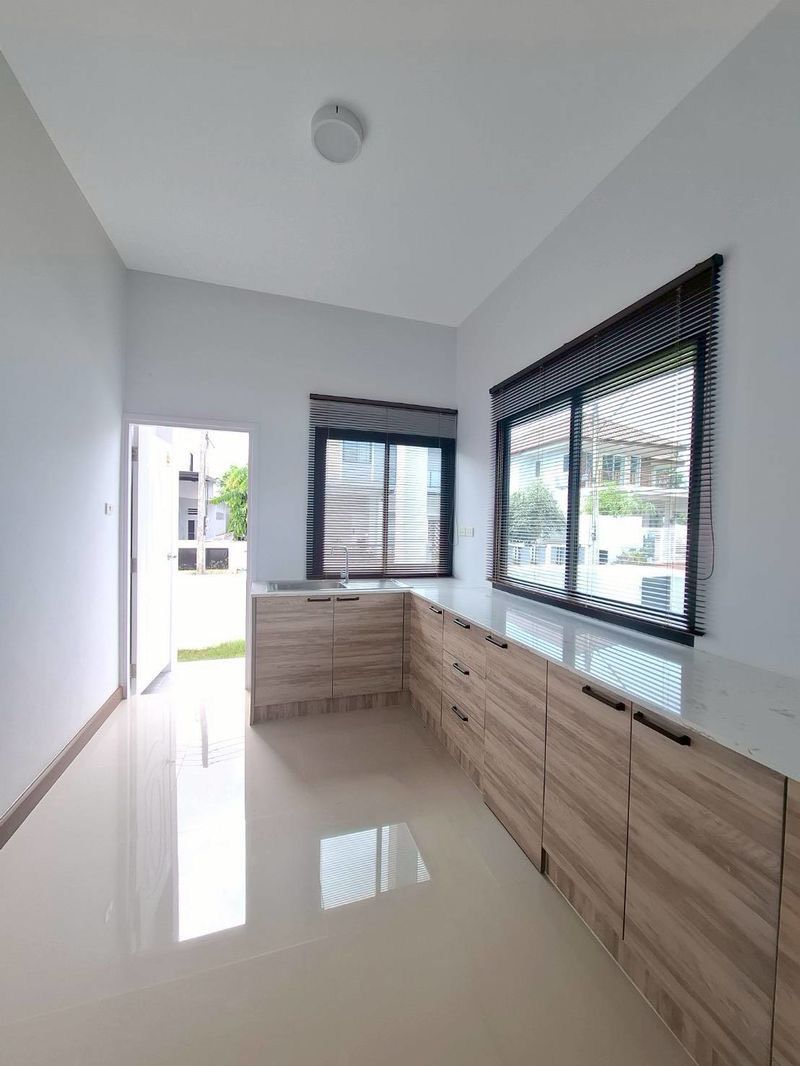 4 卧室 独立房屋 出租 在  - Image 7