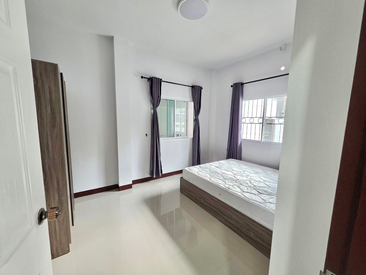 3 卧室 独立房屋 出租 在  - Image 9