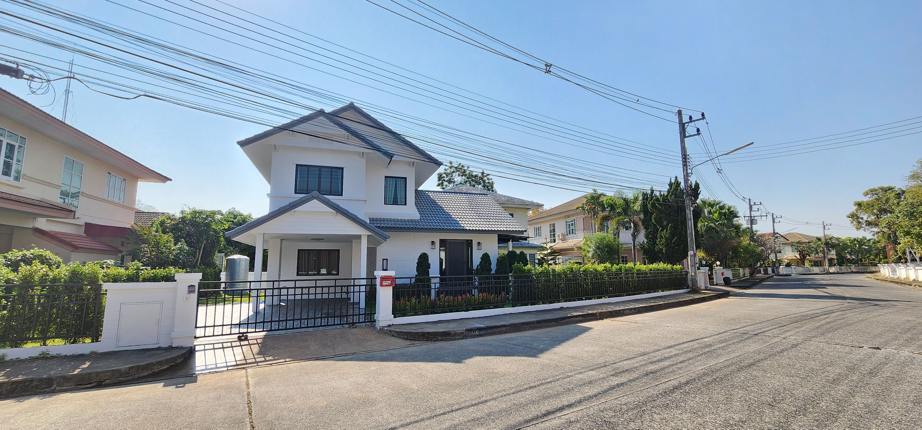 Chonlada Land&House - Image 1