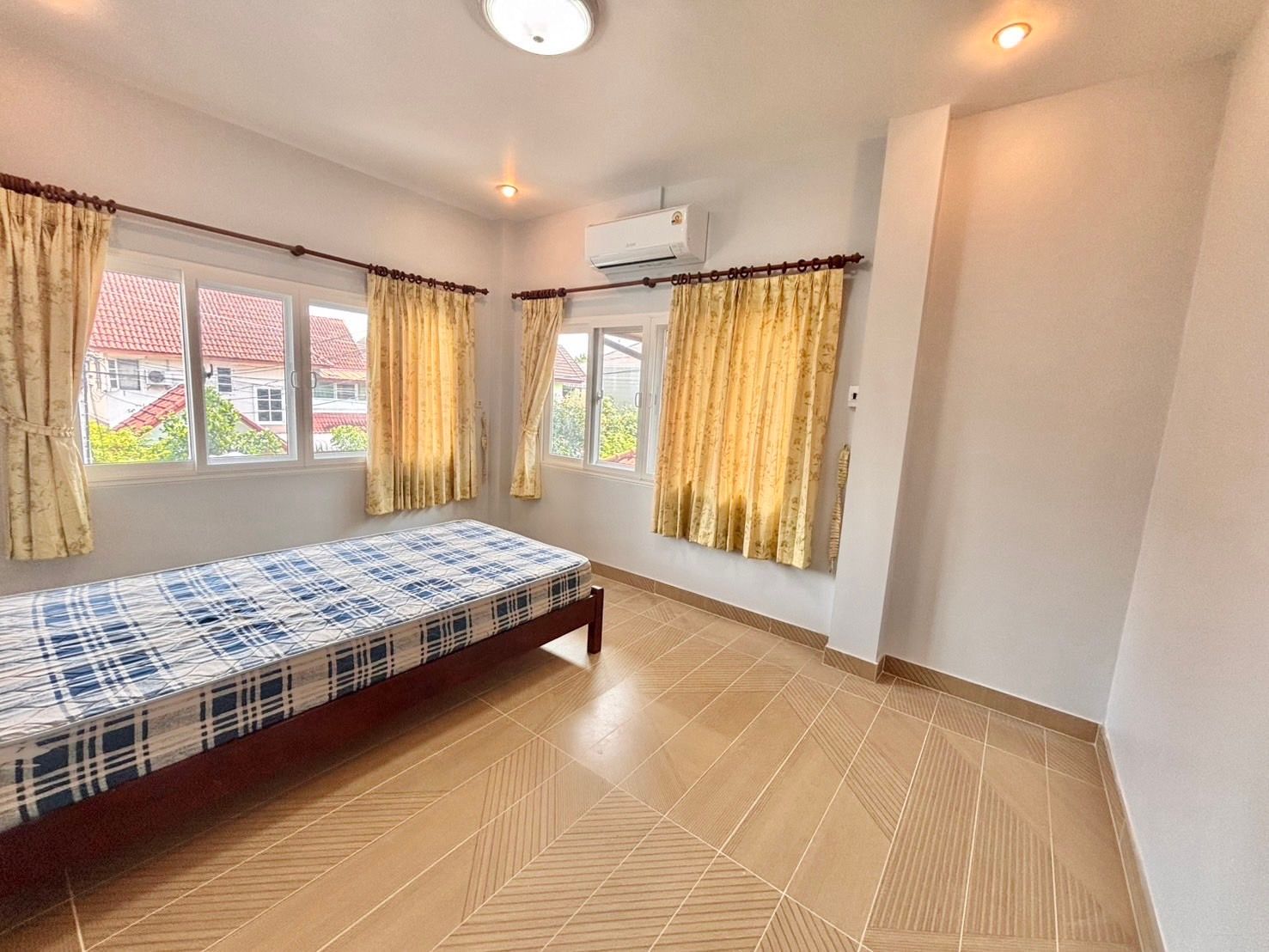 uploads/efe1bc97-da39-4732-9026-bc1cbf882b7a/ea73b624-eb69-43b5-ba33-d20ddb076ca3