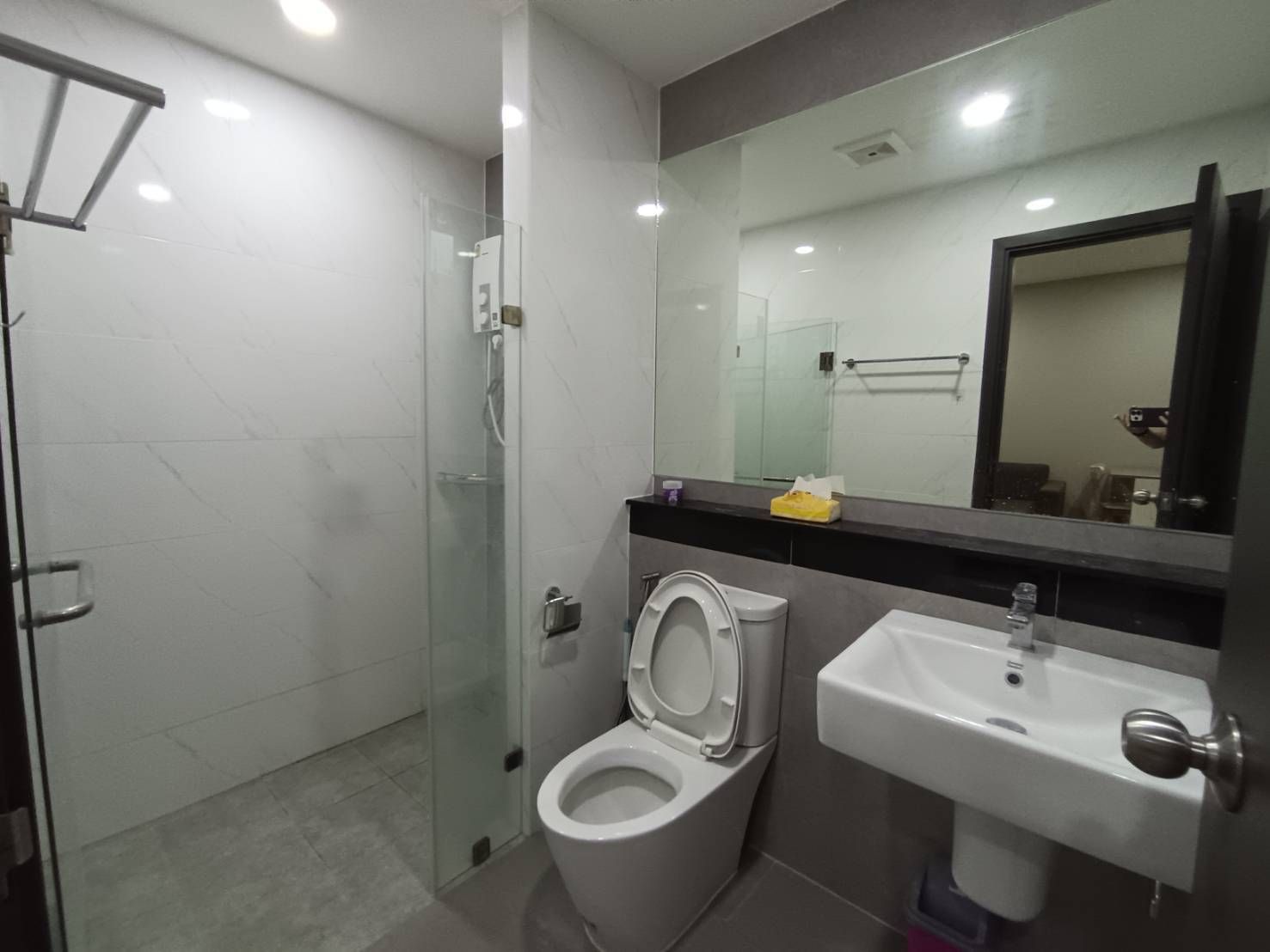 1 卧室 公寓 出租 在  - Image 5