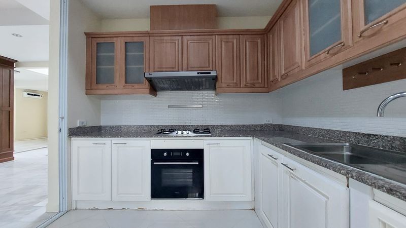 4 卧室 独立房屋 出租 在  - Image 4