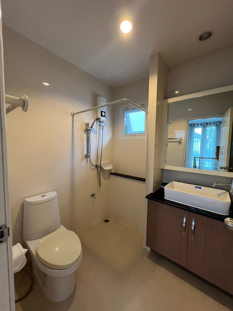 4 卧室 独立房屋 出租 在  - Image 12