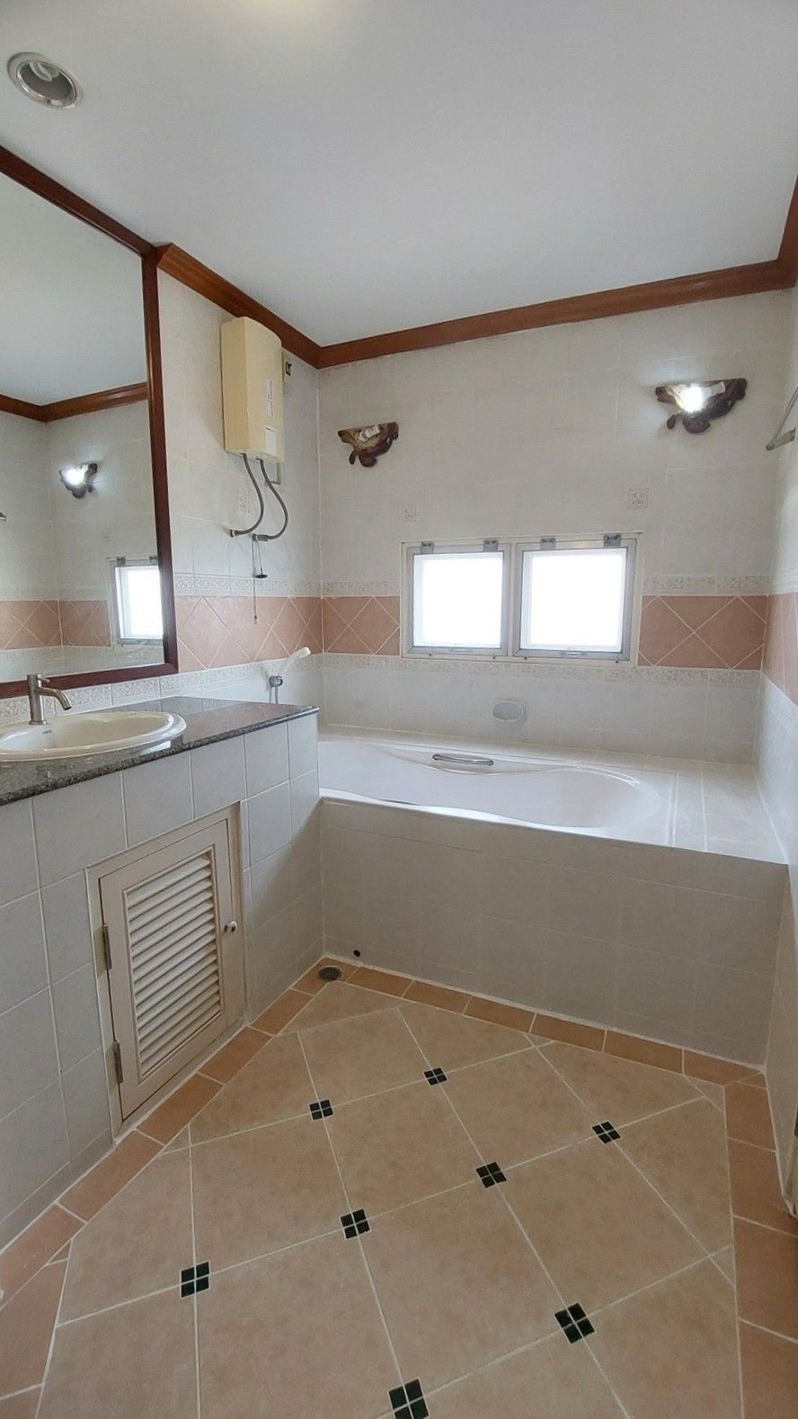 4 卧室 独立房屋 出租 在  - Image 11