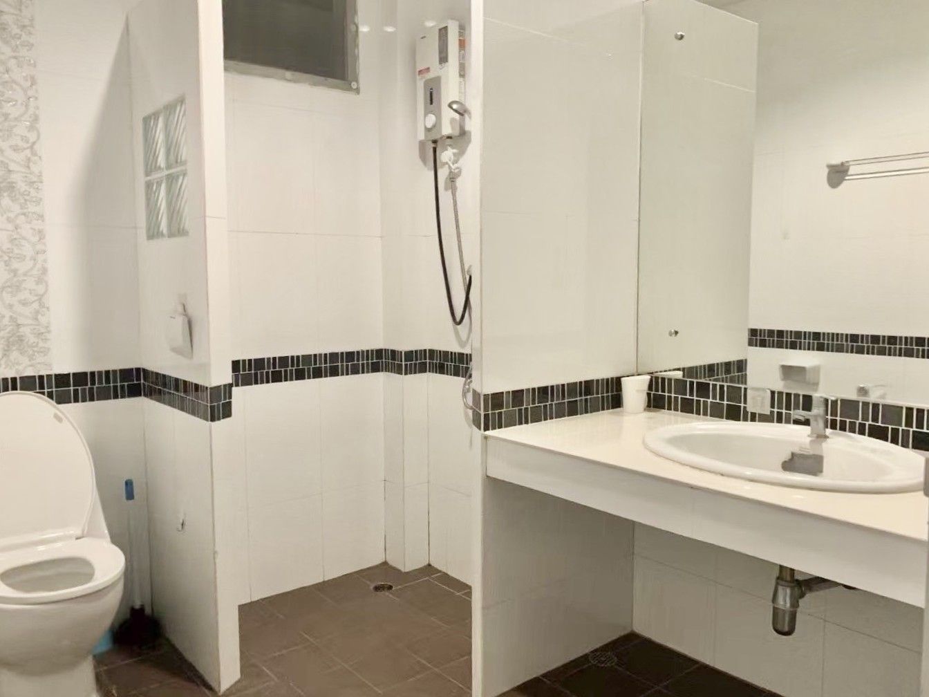 uploads/efe1bc97-da39-4732-9026-bc1cbf882b7a/f3006616-fd39-488e-86a3-13d7313ea3fe