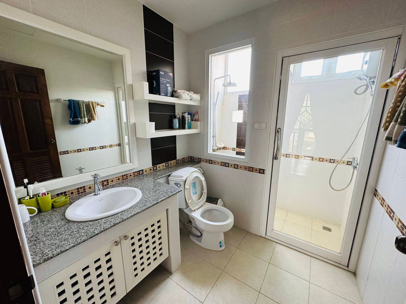 3 卧室 独立房屋 出售 在  - Image 9