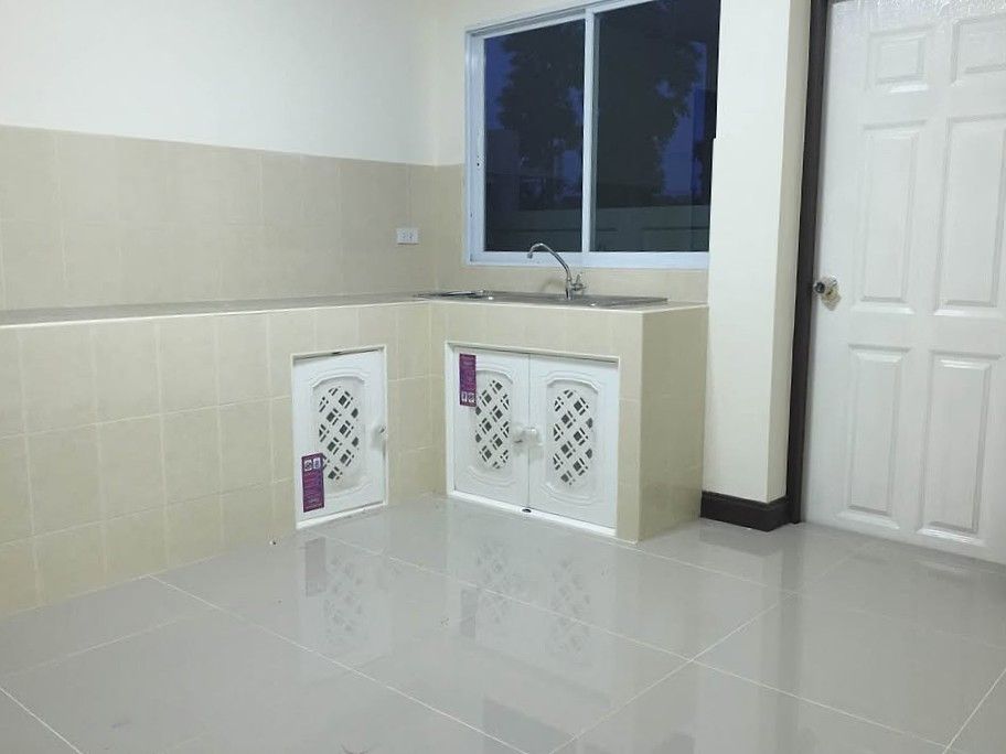 6 Bedroom House For Rent in San Phak Wan, Hang Dong, Chiang Mai - Image 5