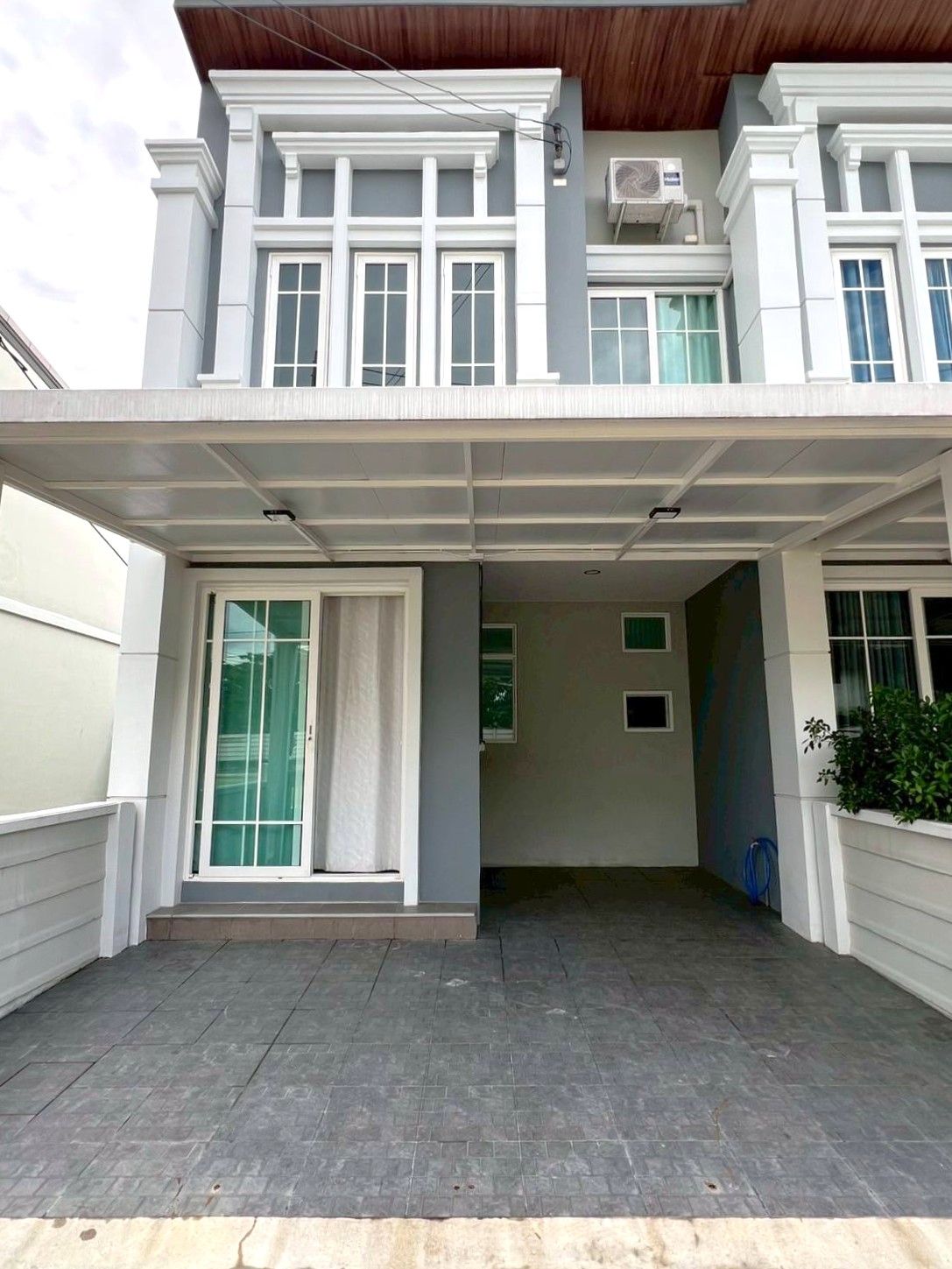 3 卧室 联排别墅 出租 在  - Image 1