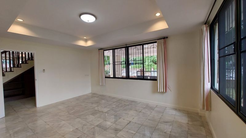 4 卧室 独立房屋 出租 在  - Image 14