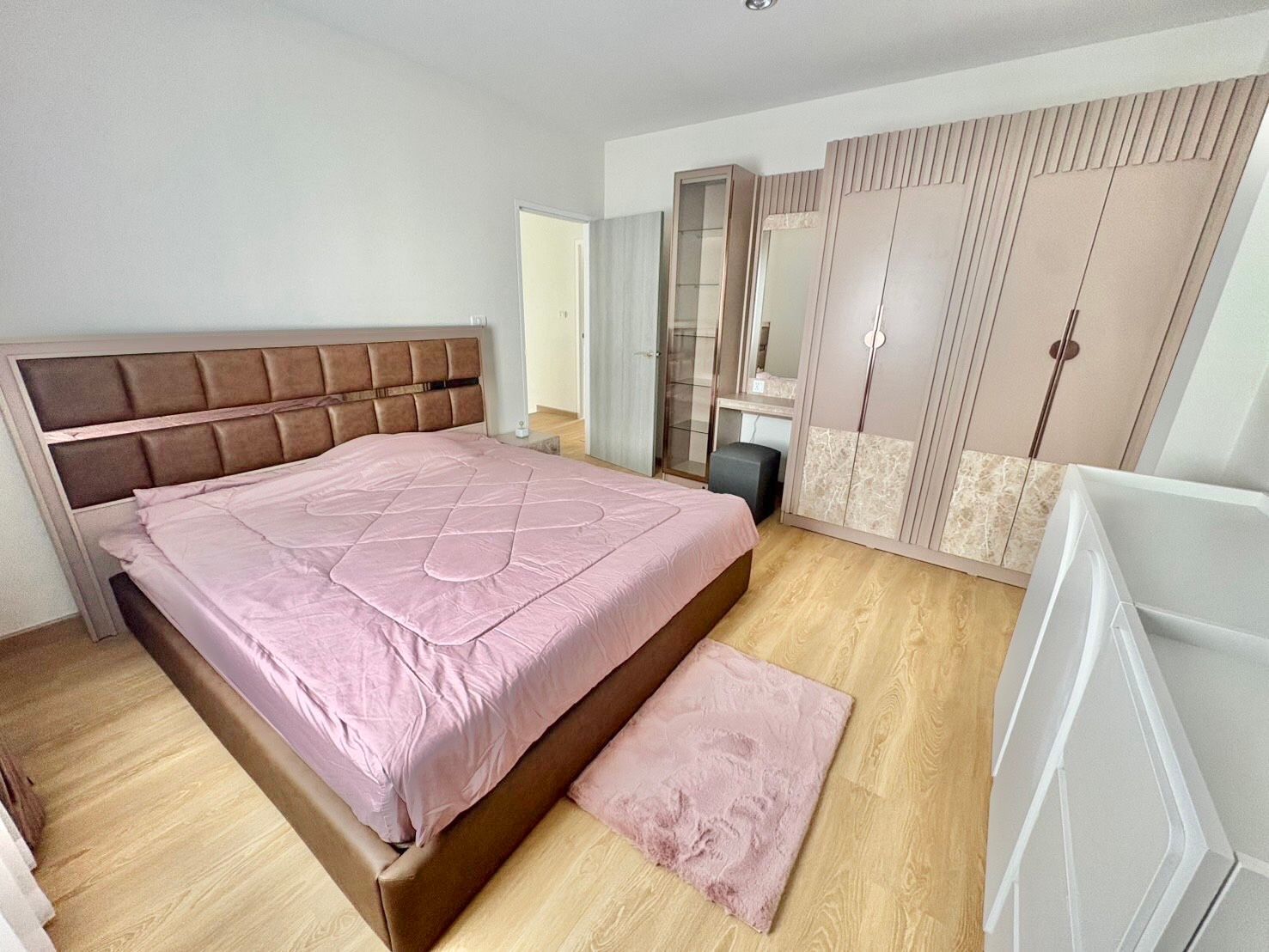 4 卧室 独立房屋 出租 在  - Image 10