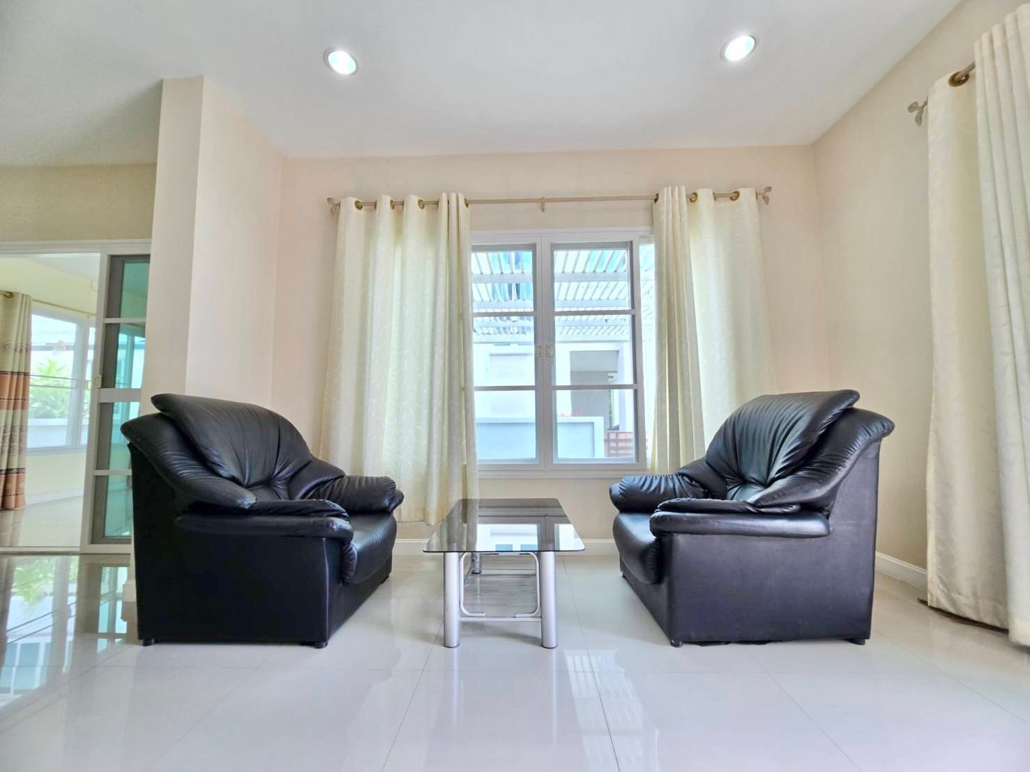 เดอะ แกรนด์ วิลเลจ - Image 4