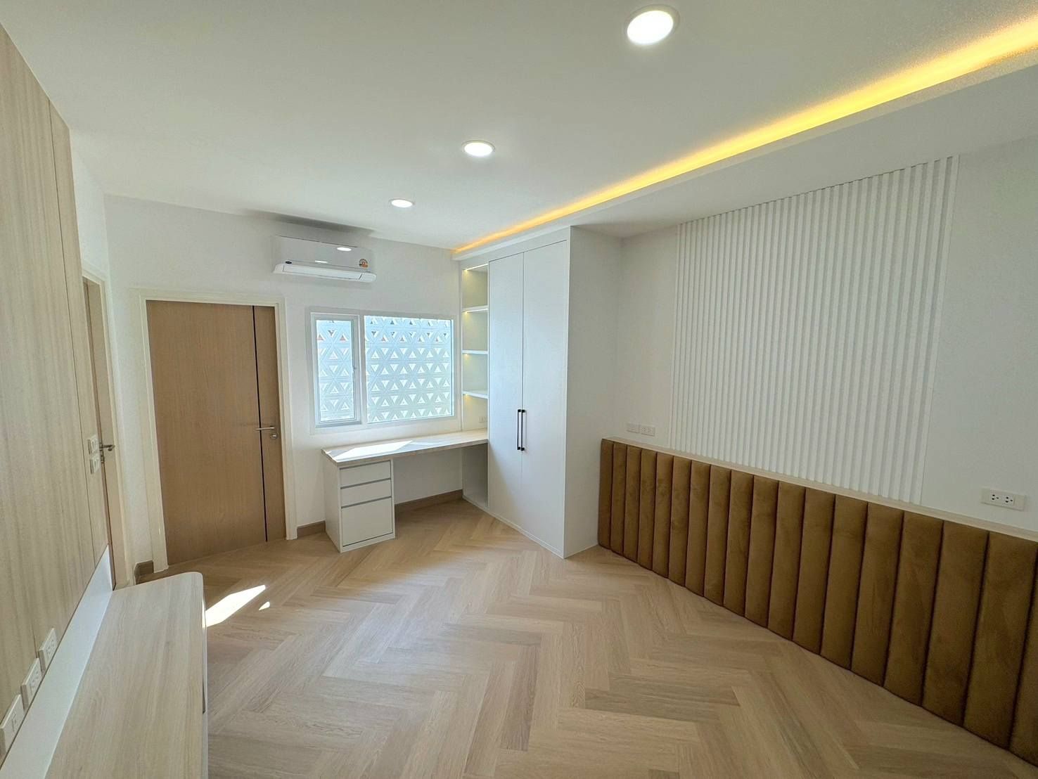 uploads/efe1bc97-da39-4732-9026-bc1cbf882b7a/f89aacbe-383f-4c28-9264-acb283653437