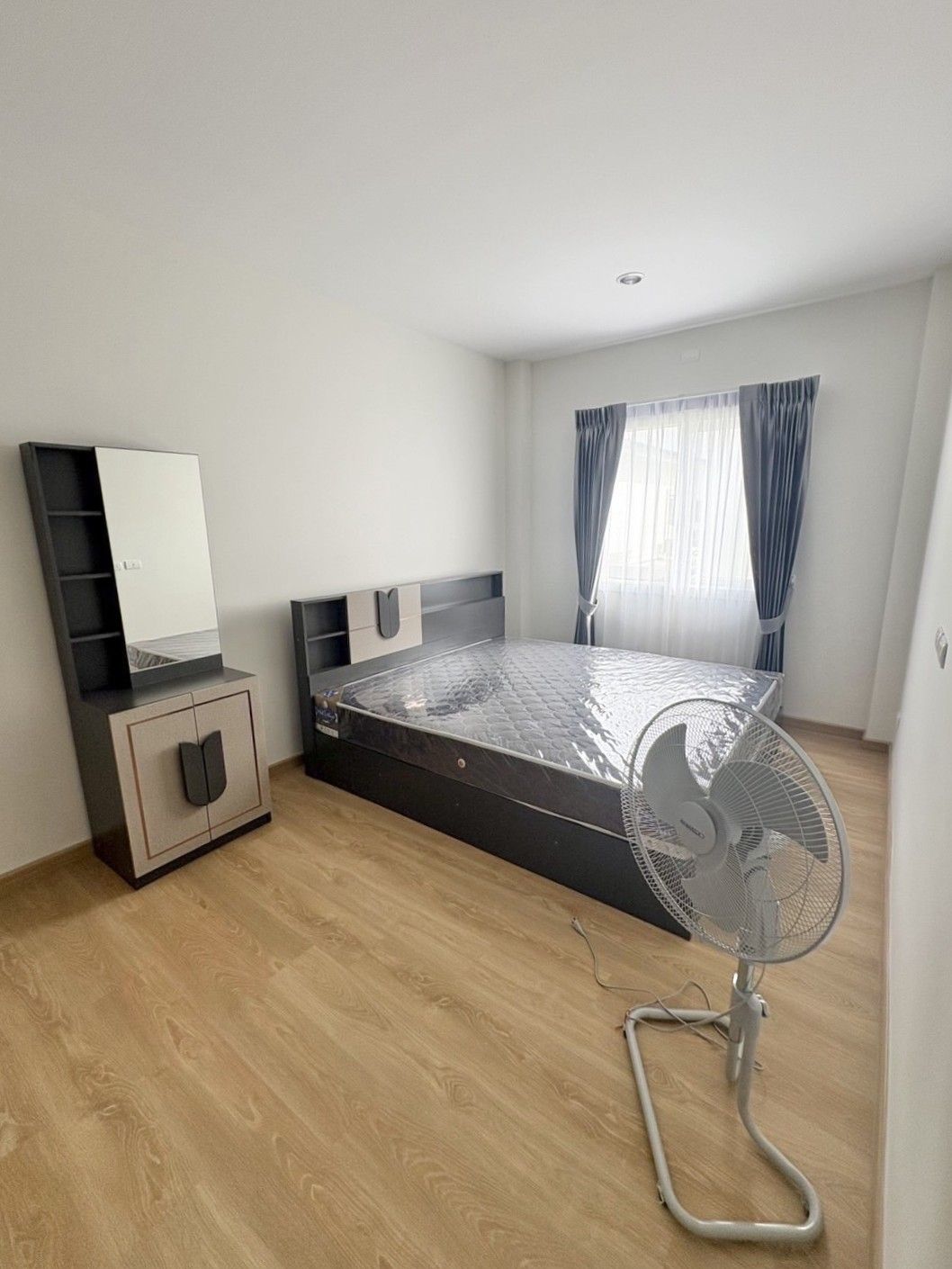 4 卧室 独立房屋 出租 在  - Image 13