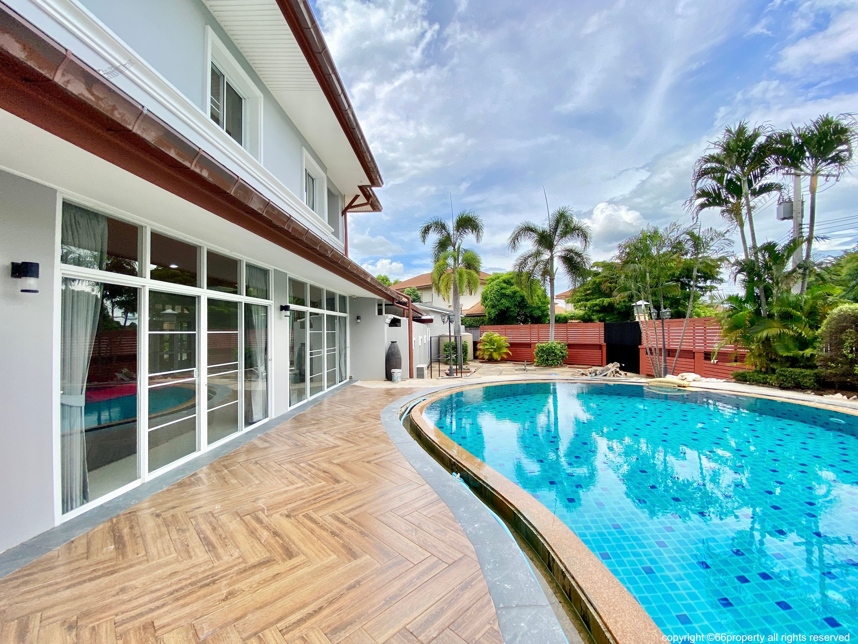 7 Bedroom House For Sale in Chai Sathan, Saraphi, Chiang Mai - Image 1