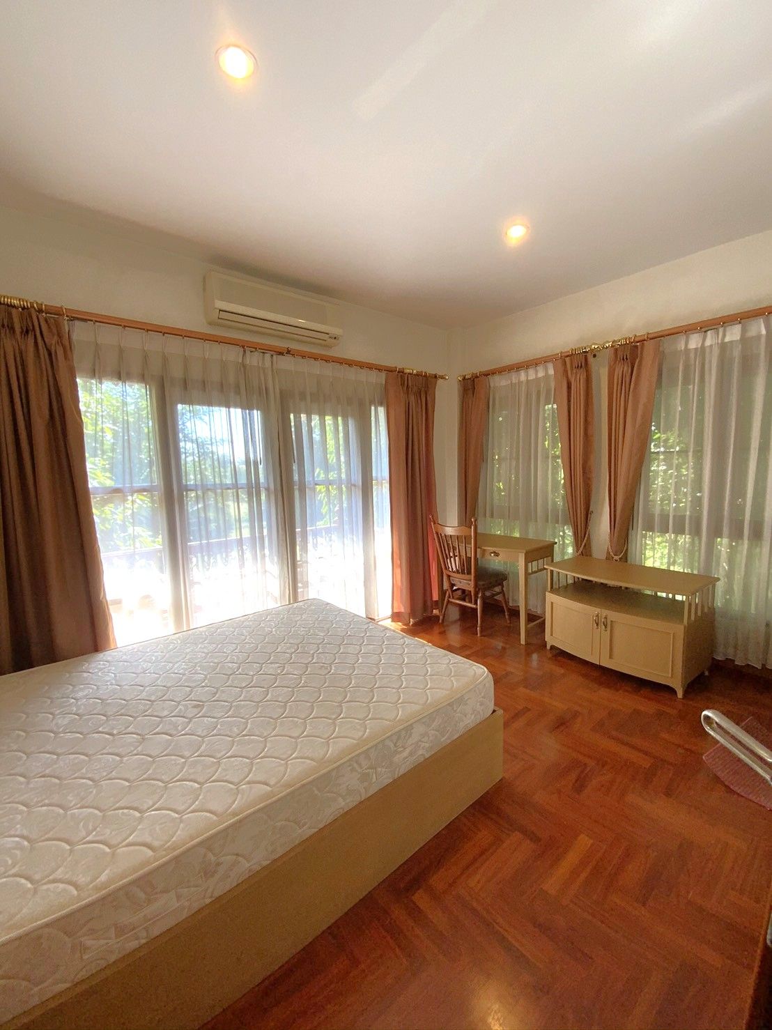 uploads/efe1bc97-da39-4732-9026-bc1cbf882b7a/f8d9a158-c859-43e9-a8e7-7c31c1961010