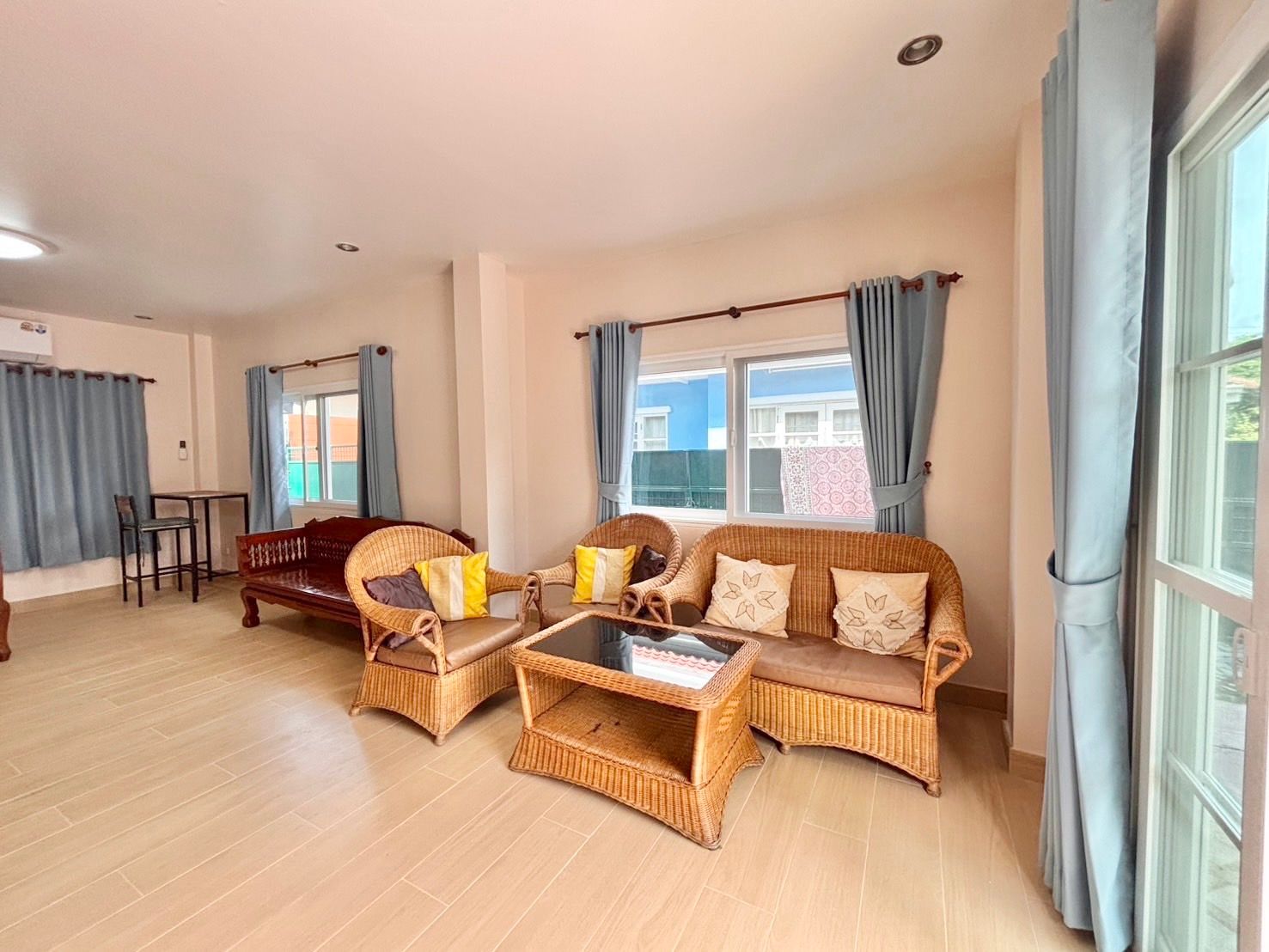 uploads/efe1bc97-da39-4732-9026-bc1cbf882b7a/f8e56666-d03e-41bf-8005-2c98f0bc6d2f