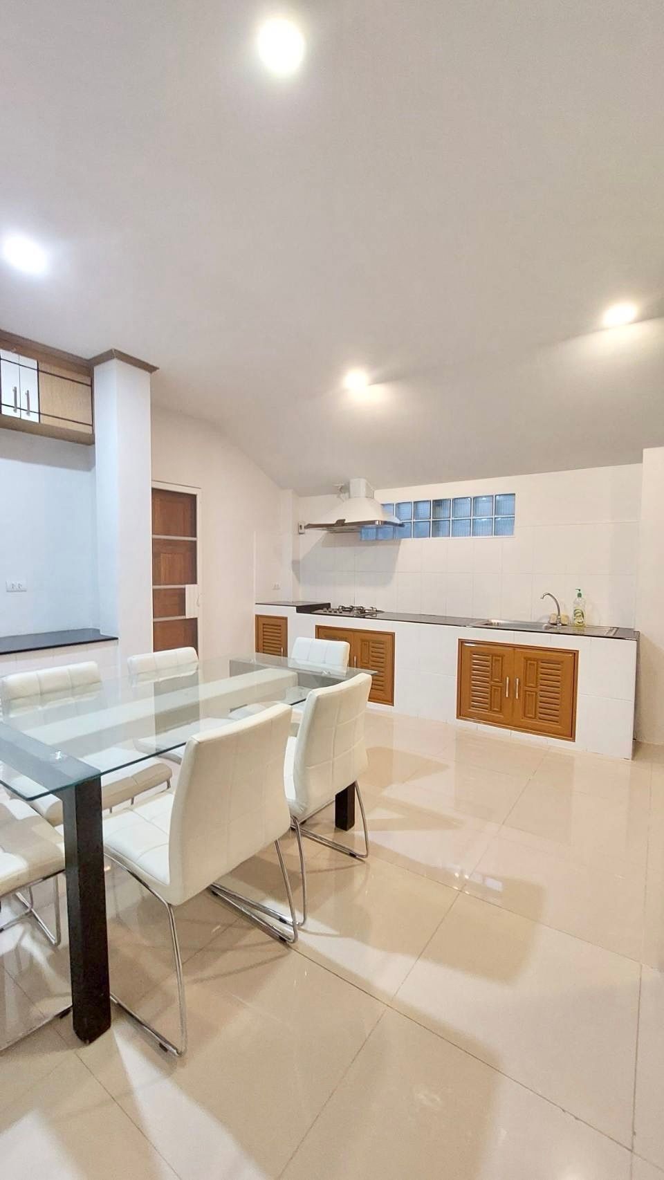 4 卧室 独立房屋 出租 在  - Image 8