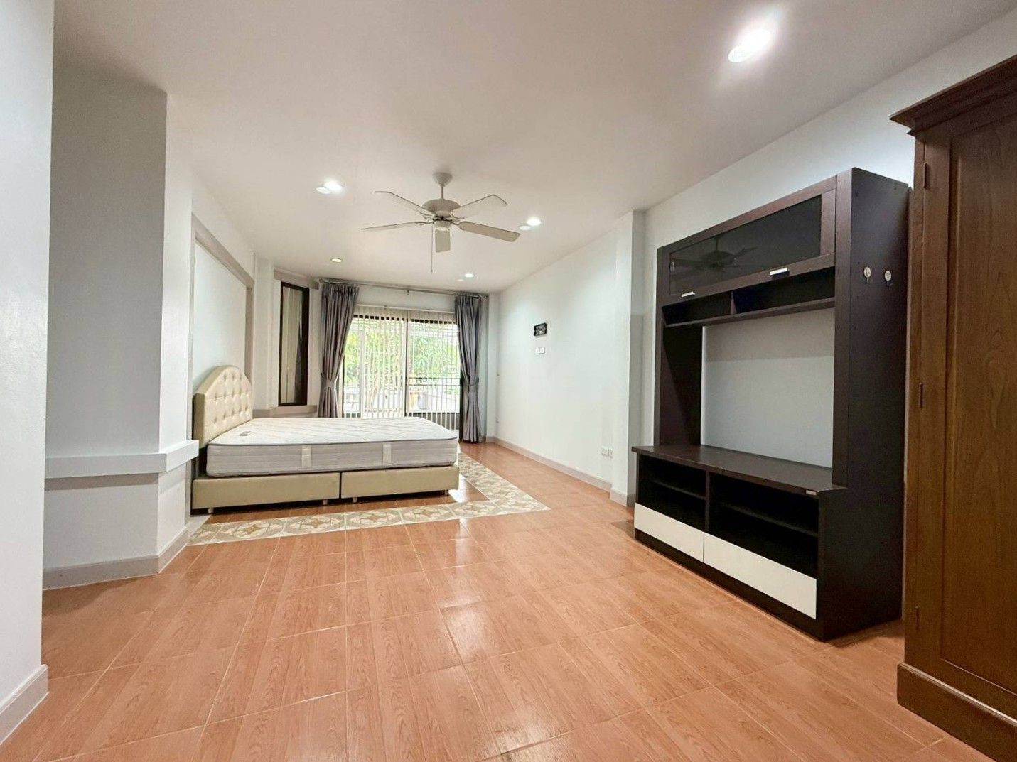 uploads/efe1bc97-da39-4732-9026-bc1cbf882b7a/fbc8521d-63ef-490b-a7ff-54cf9ea5253c