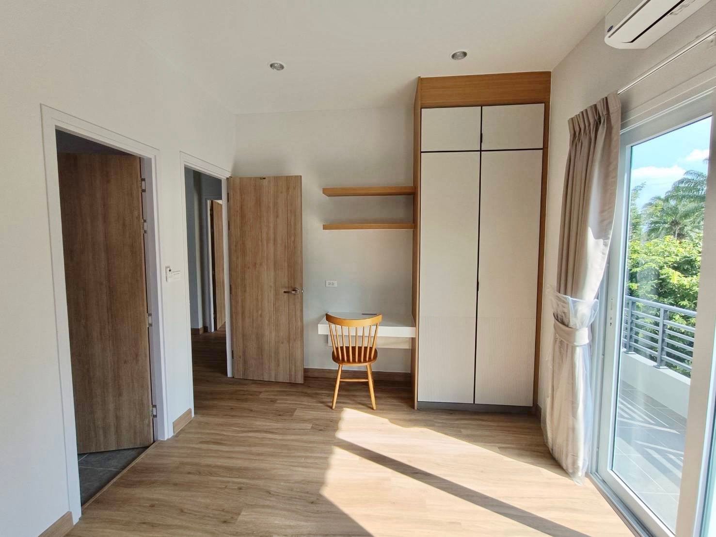 4 卧室 独立房屋 出租 在  - Image 8